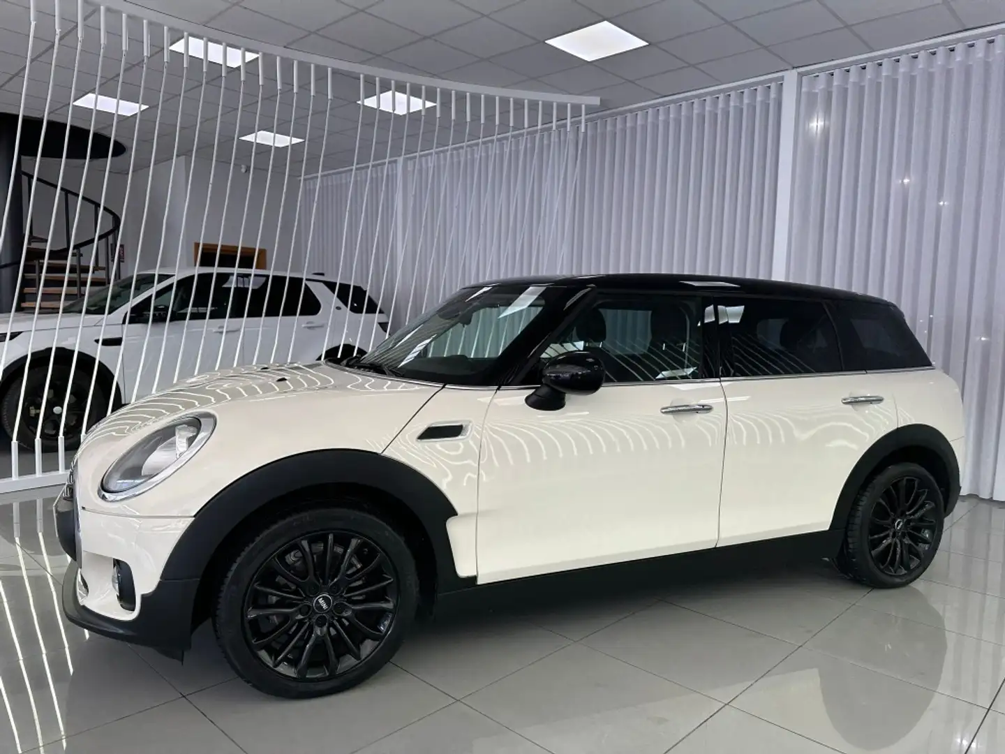 MINI One Clubman D Beige - 2