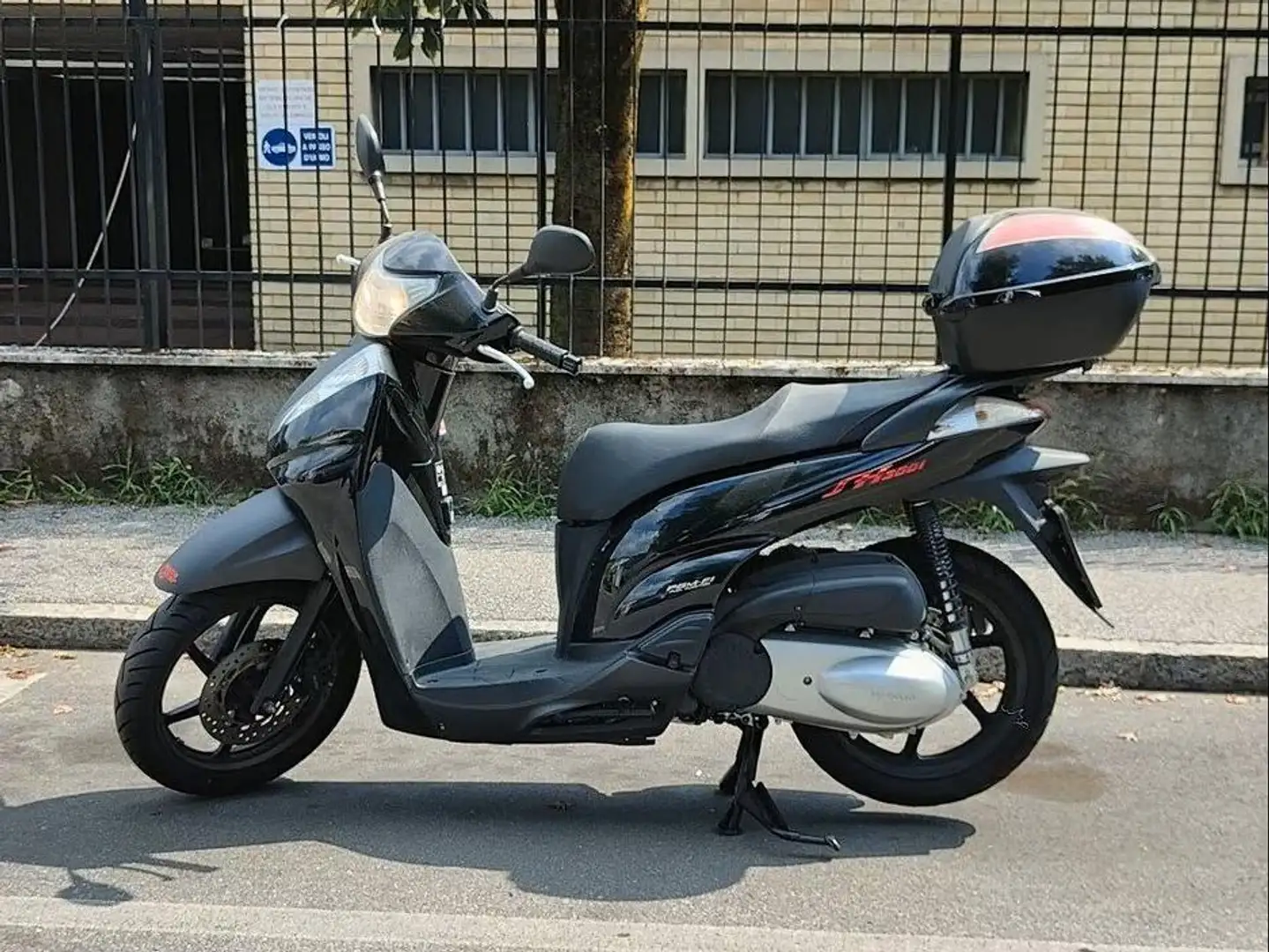 Honda SH 300 Sport Nero - 2