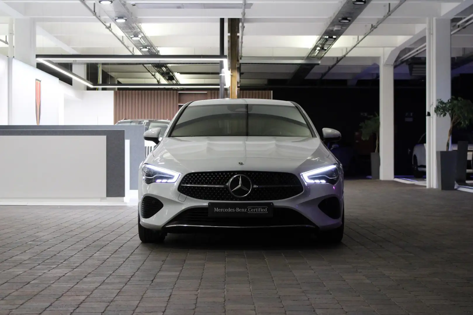 Mercedes-Benz CLA 180 Shooting Brake BUSINESS LINE | Smartphone Integrat Wit - 2