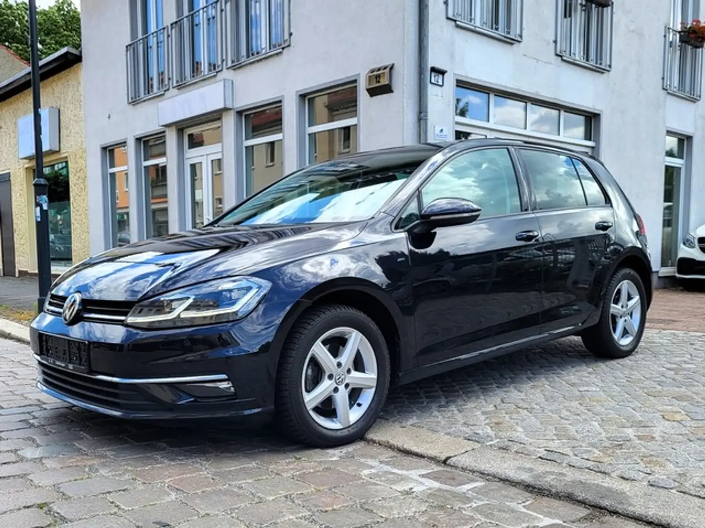 Volkswagen Golf VII 1.6 TDI Join TOTW eAHK NAVI PDC KAMERA Schwarz - 1