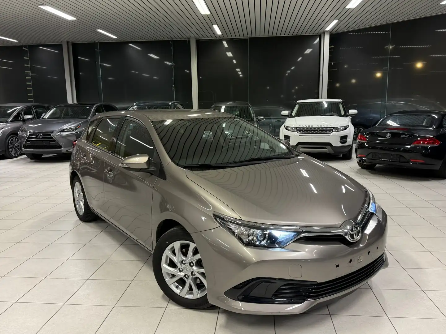 Toyota Auris 1.3i Benzine 73kw Euro 6b Année 2016, 123.000Km Grijs - 1