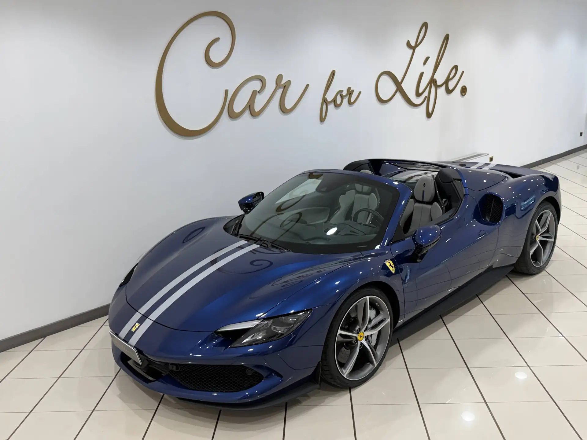 페라리 296 GTS 2025 네이비 사진 1