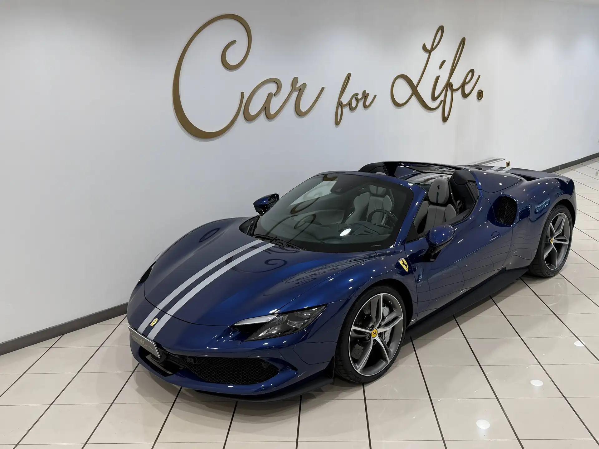 페라리 296 GTS 2025 네이비 사진 2