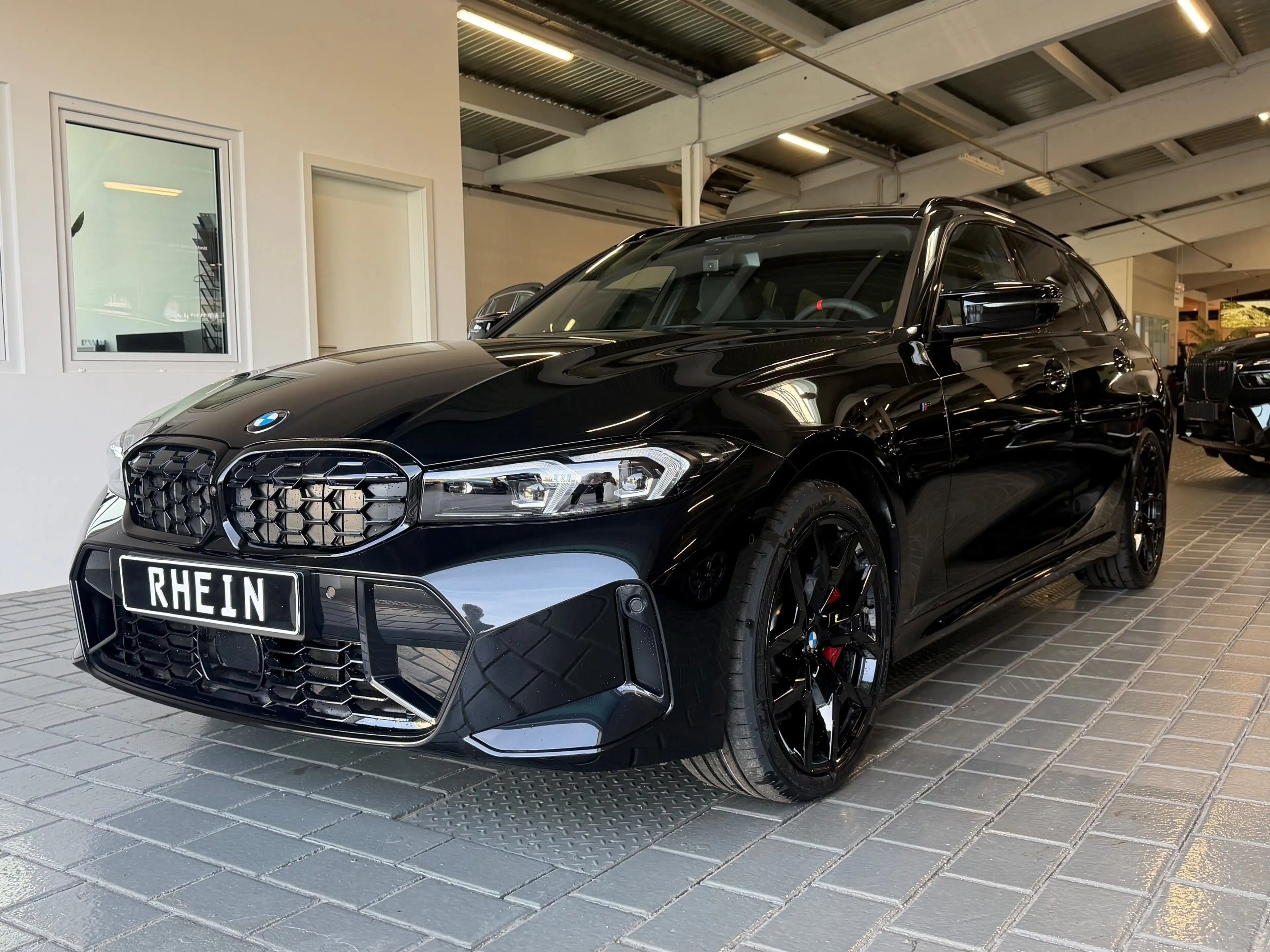 BMW 340 Mi xDrive Touring Inno AHK Pano — photo 5