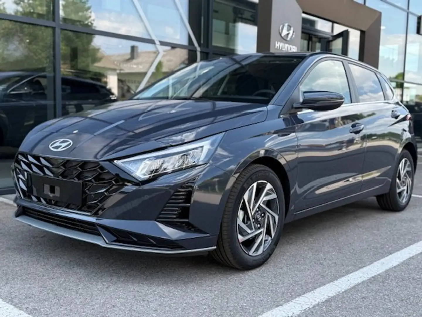 Hyundai i20 (BC3) GO Plus 1,0 T-GDi DCT b5bu3 PP4 Komfort Pak. Gris - 2