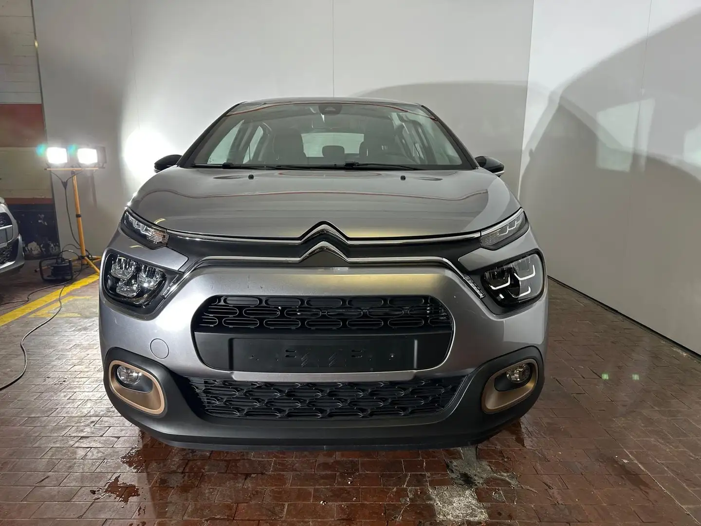 Citroen C3 1.2 83cv C-Series + Car Play + R16 Gri - 2