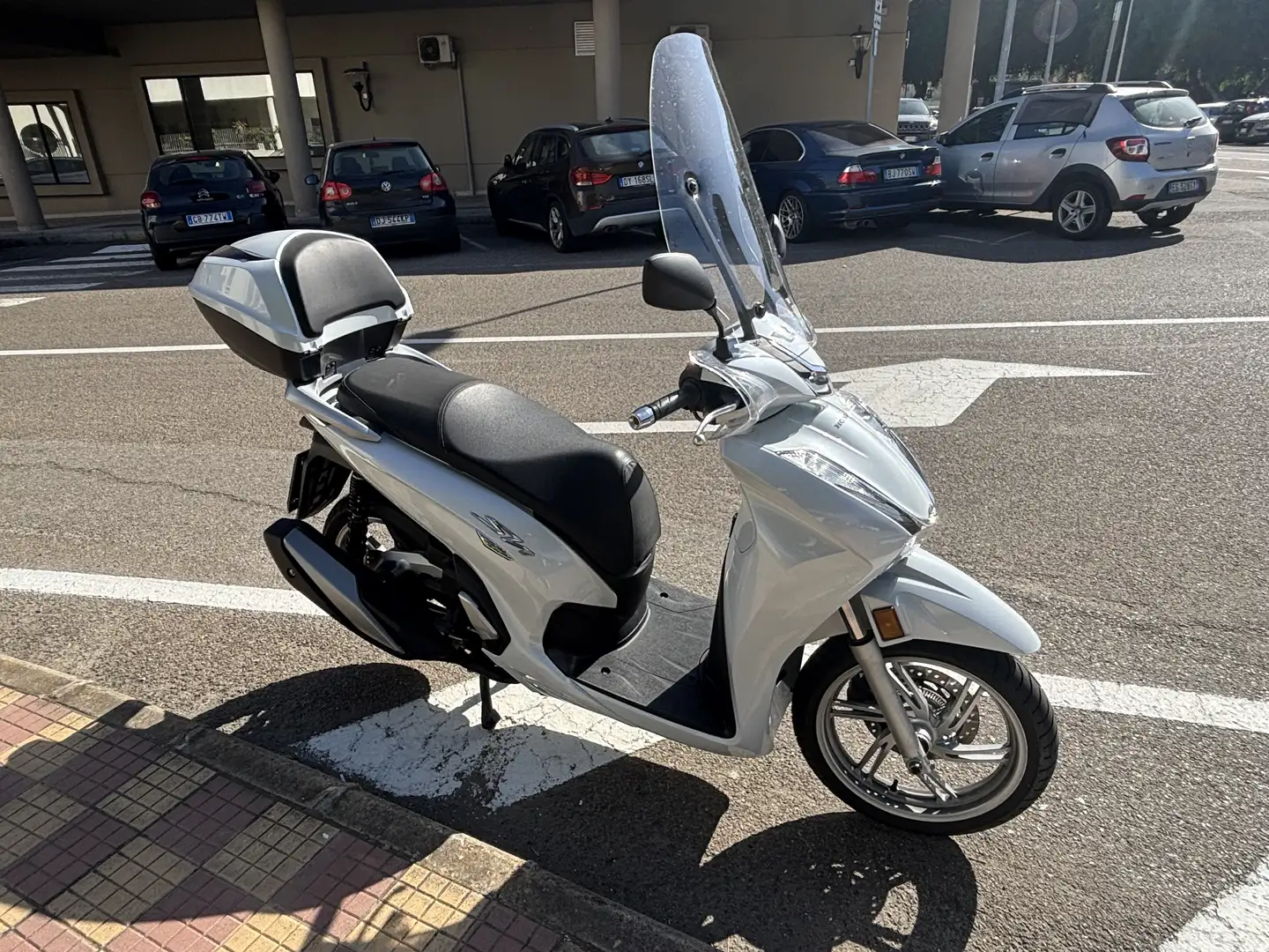 Honda SH 350i - 1