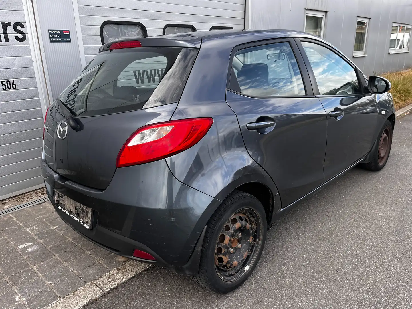 Mazda 2 1.4 Diesel / AIRCO / 5 DEURS Gris - 2
