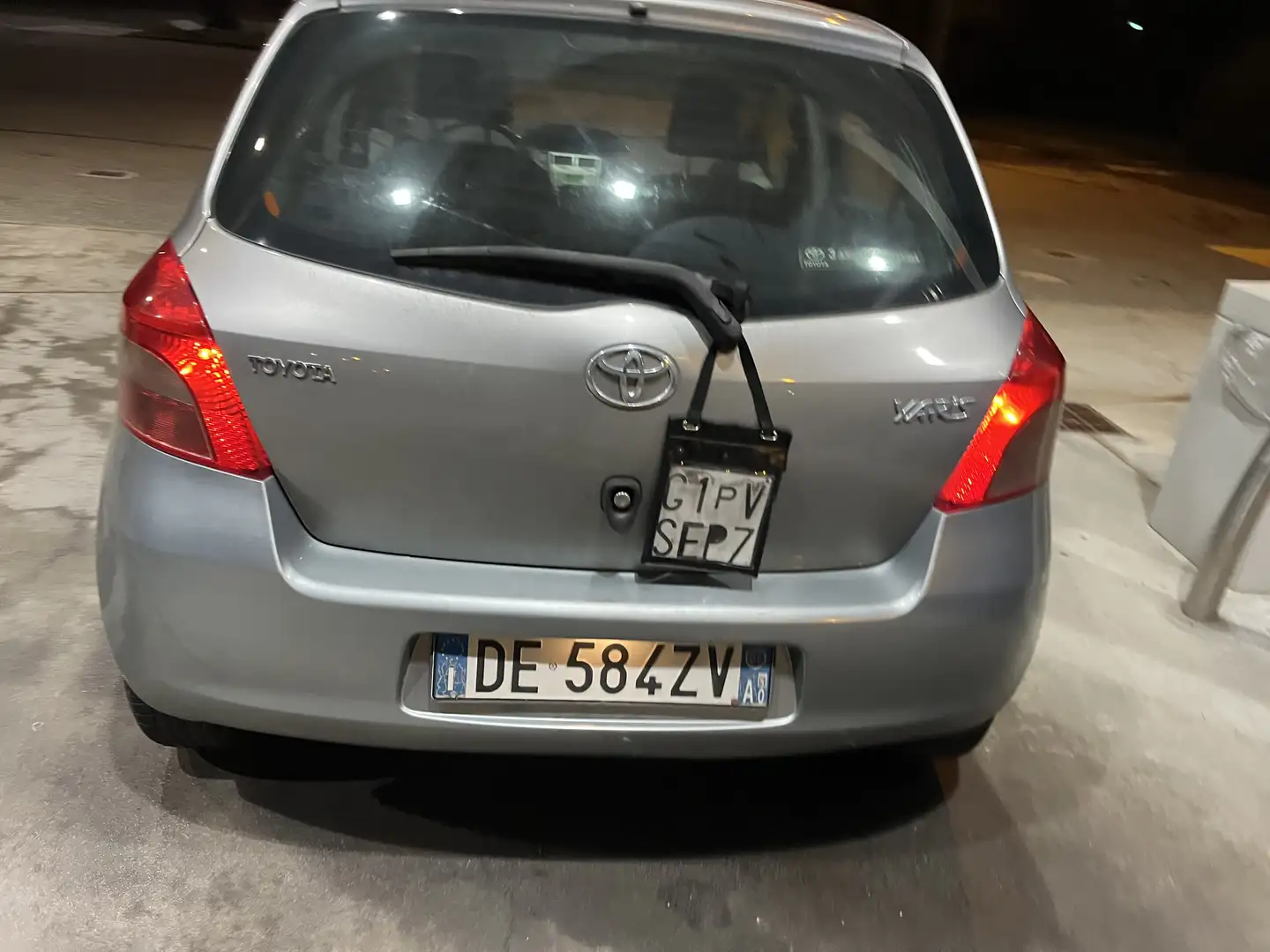Toyota Yaris 5p 1.0 Sol - 1