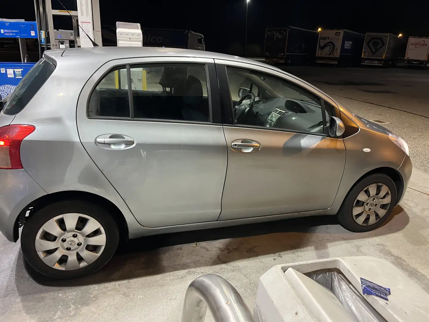 Toyota Yaris 5p 1.0 Sol - 2