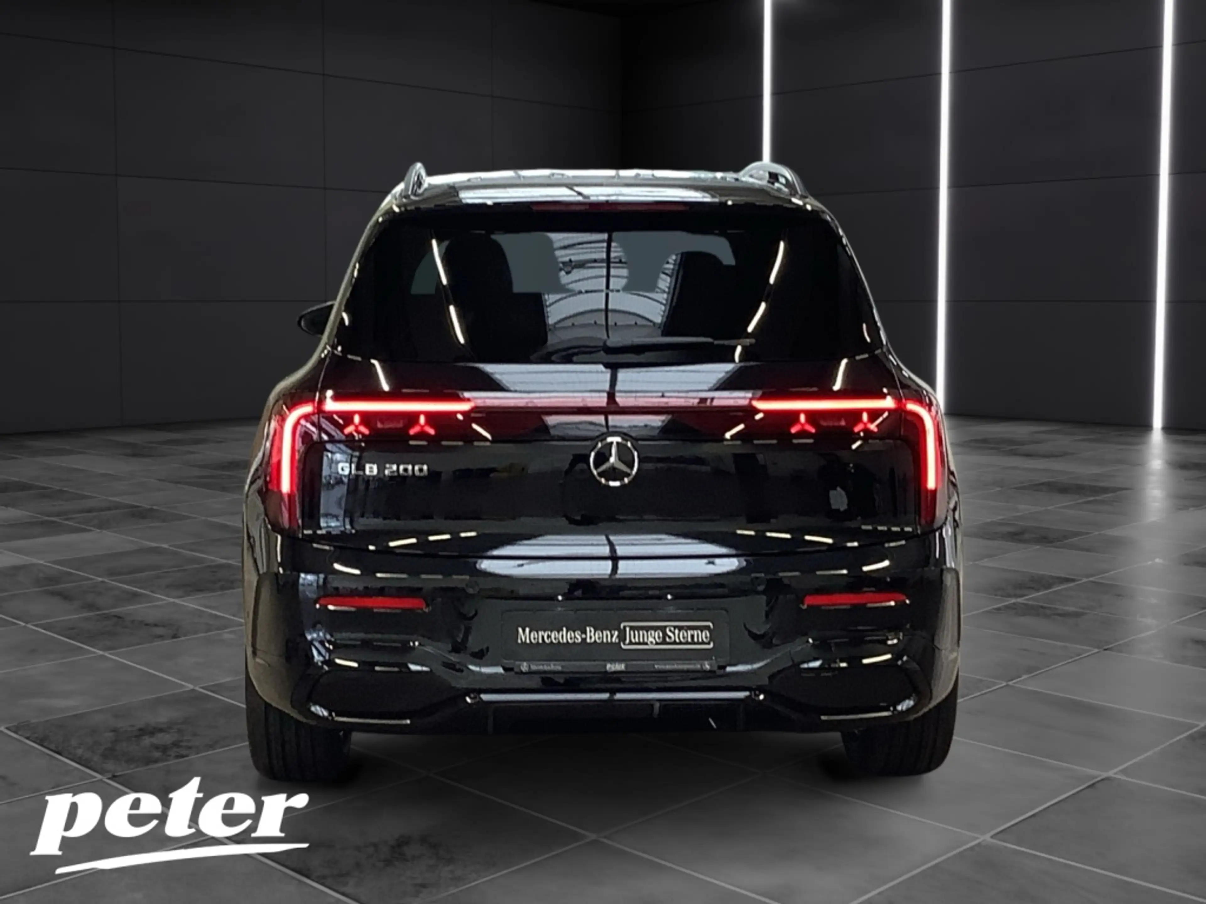 Mercedes-Benz GLB 200 +AMGLINE+NIGHT+19"+LED+SUPERSCREEN+AHK+ — photo 4