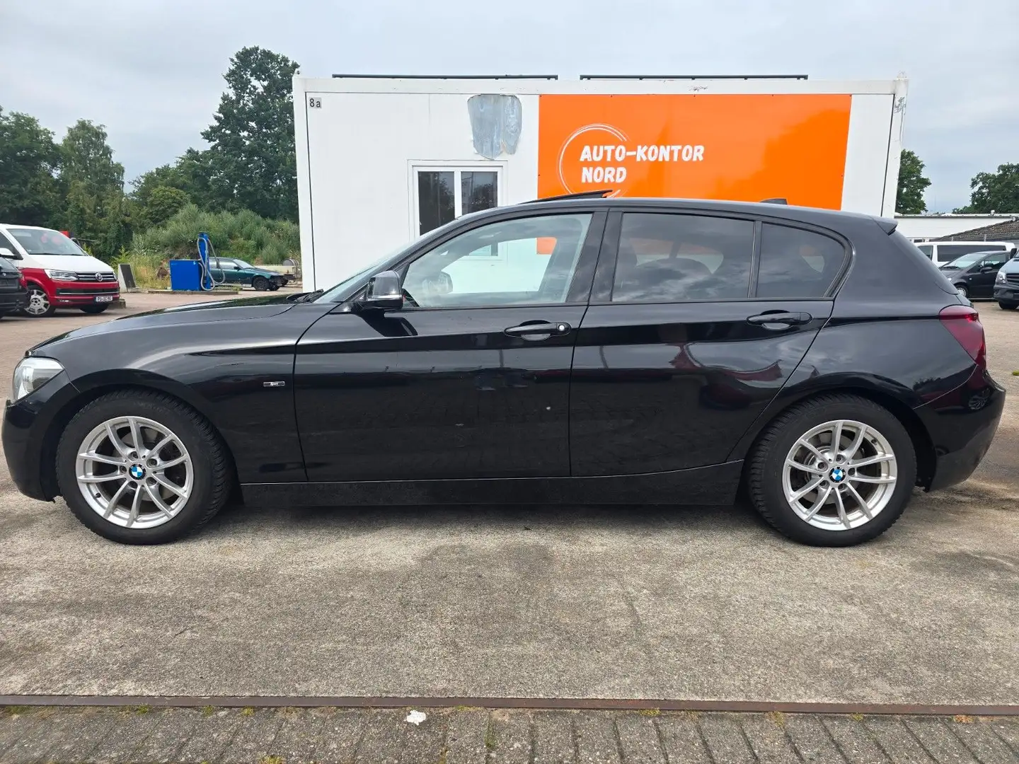 BMW 120 d Automatik Sport Kamera Schiebedach Zwart - 2