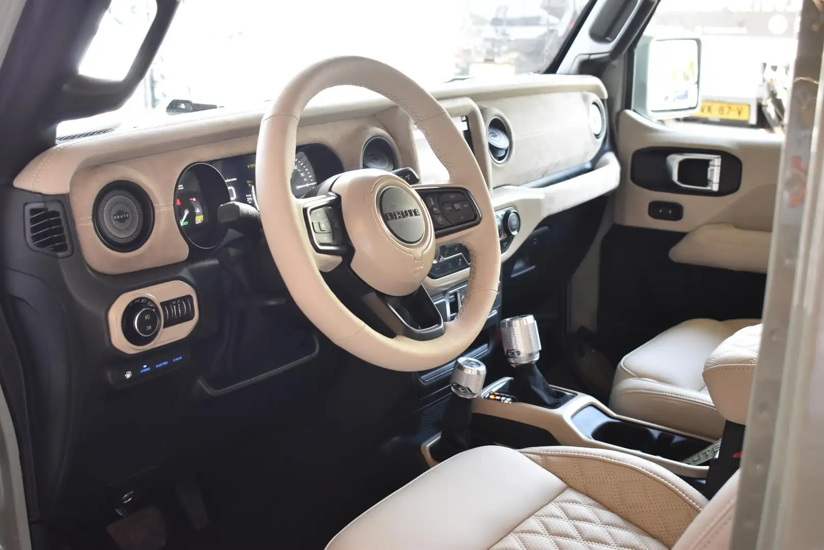 Jeep Wrangler BRUTE Custom Conversion SKYVIEW 4XE 380 PK, FULL O - 2