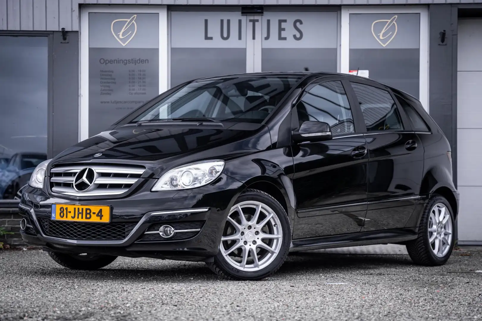 Mercedes-Benz B 200 AUT. I Pano-dak I Cruise I Trekhaak I Leder I NL-a Zwart - 1