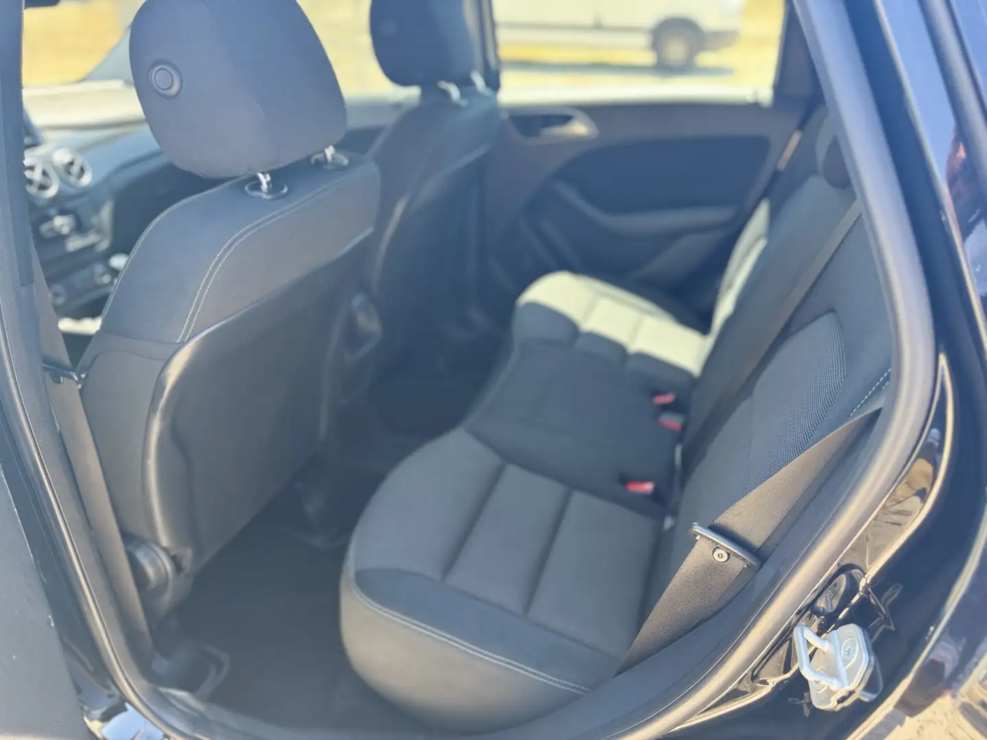 Mercedes-Benz B 180 cdi premium Noir - 1