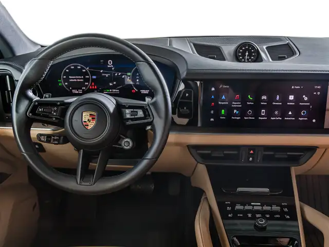 Porsche Cayenne view 8