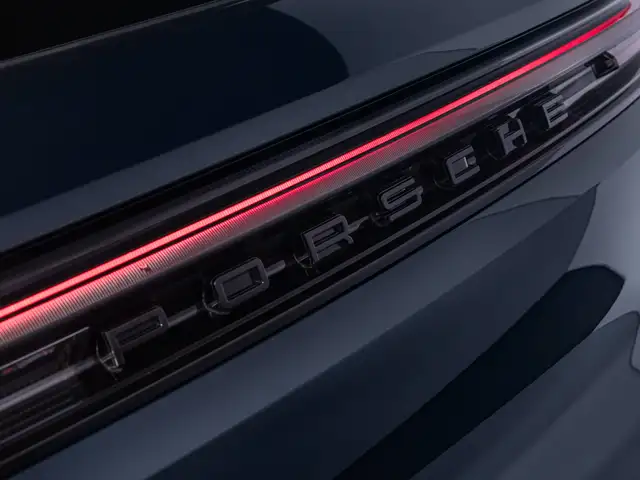 Porsche Cayenne view 11