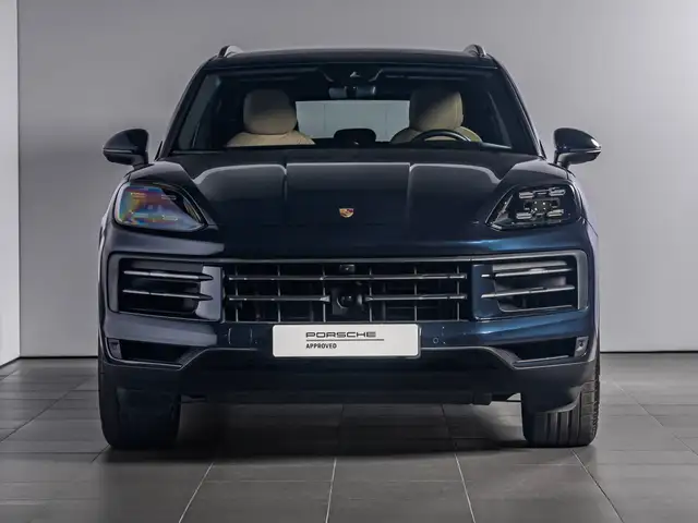 Porsche Cayenne view 4