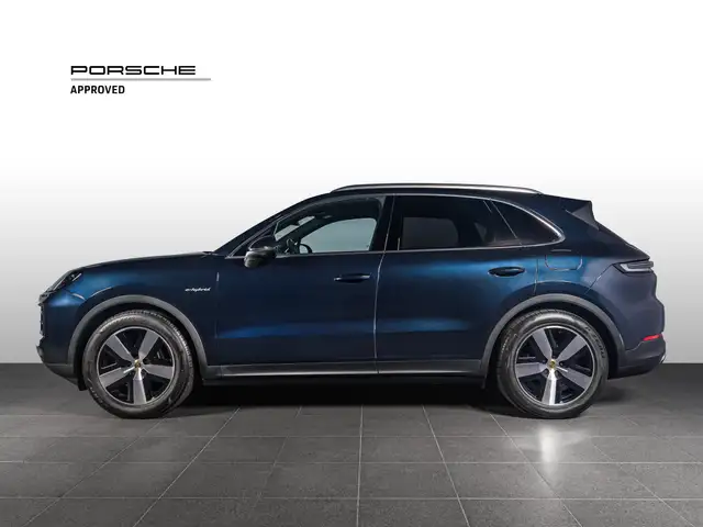 Porsche Cayenne view 2