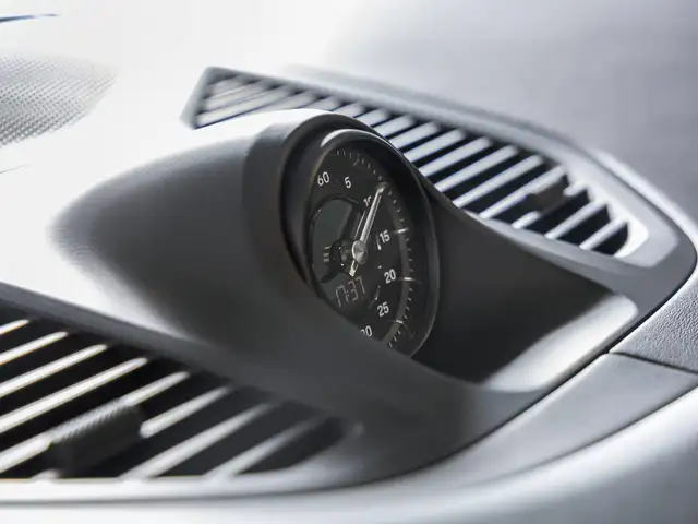 Porsche Cayenne view 9