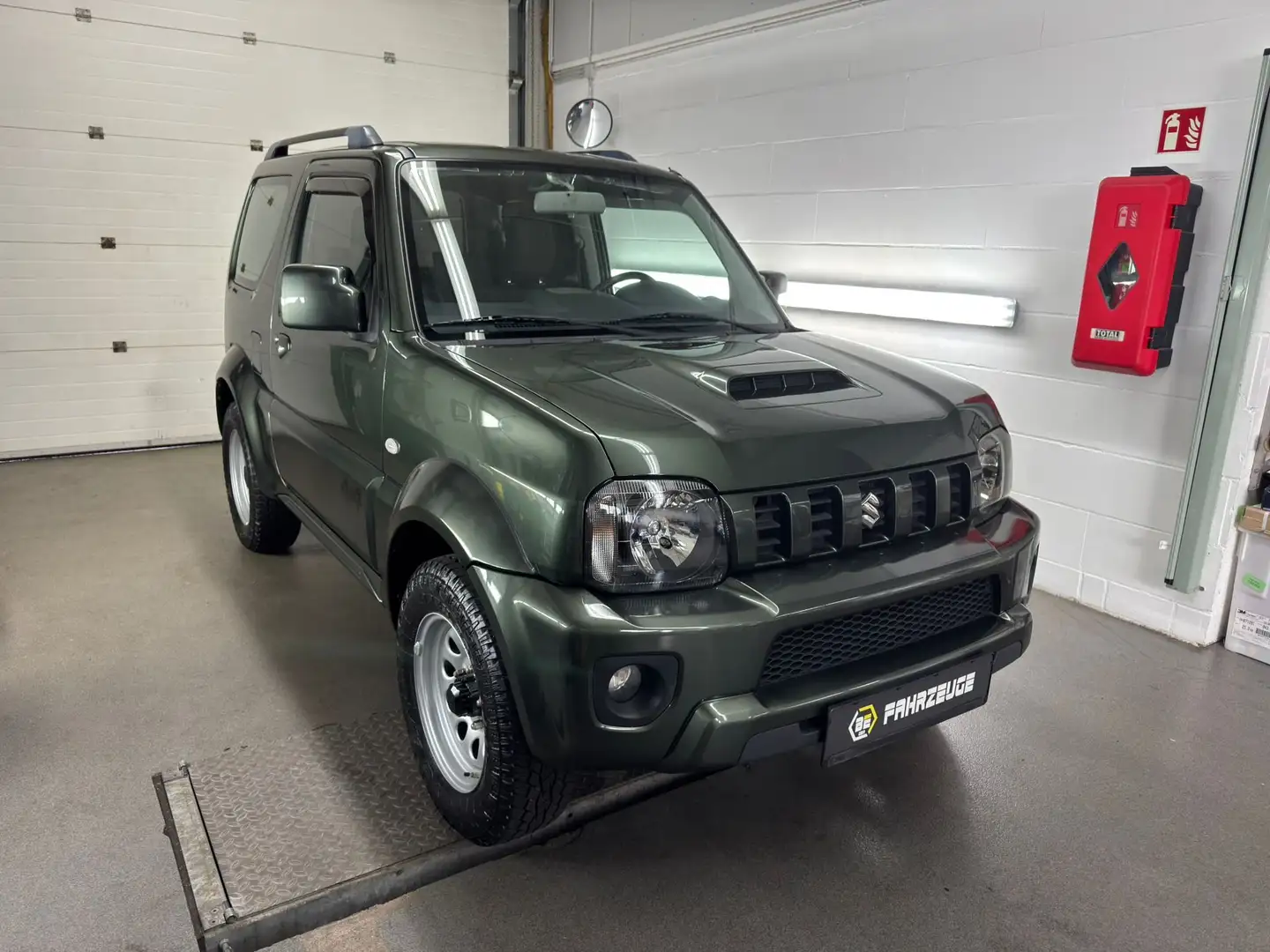 Suzuki Jimny Jimny Club *1HAND*AHK*FREISPRECH* Grau - 1