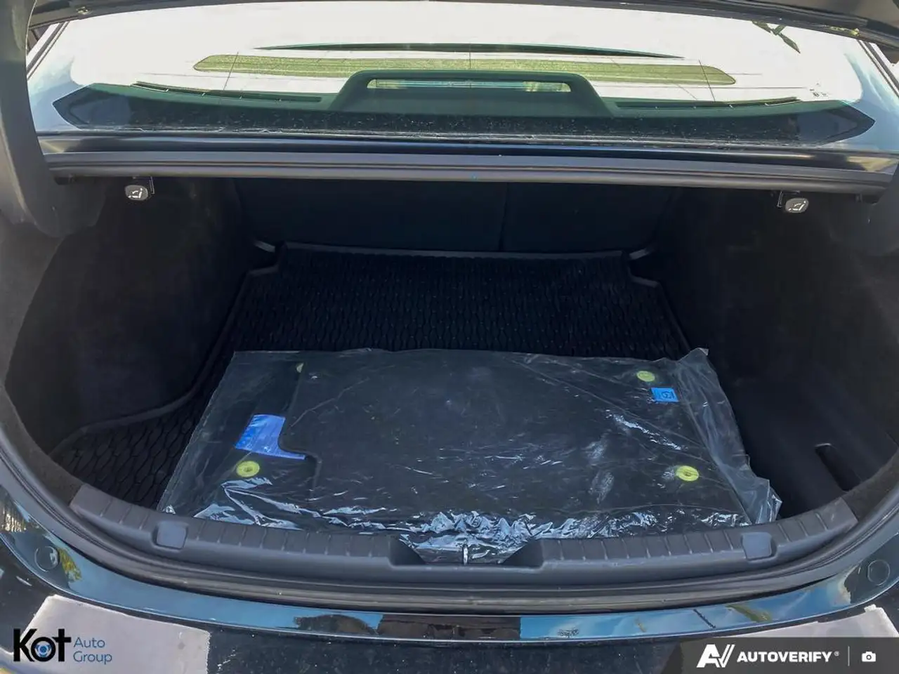 Mazda 3 снимка Mazda 3