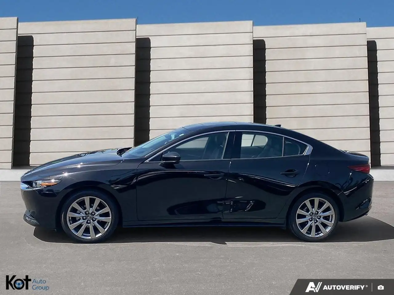 Mazda 3 снимка Mazda 3
