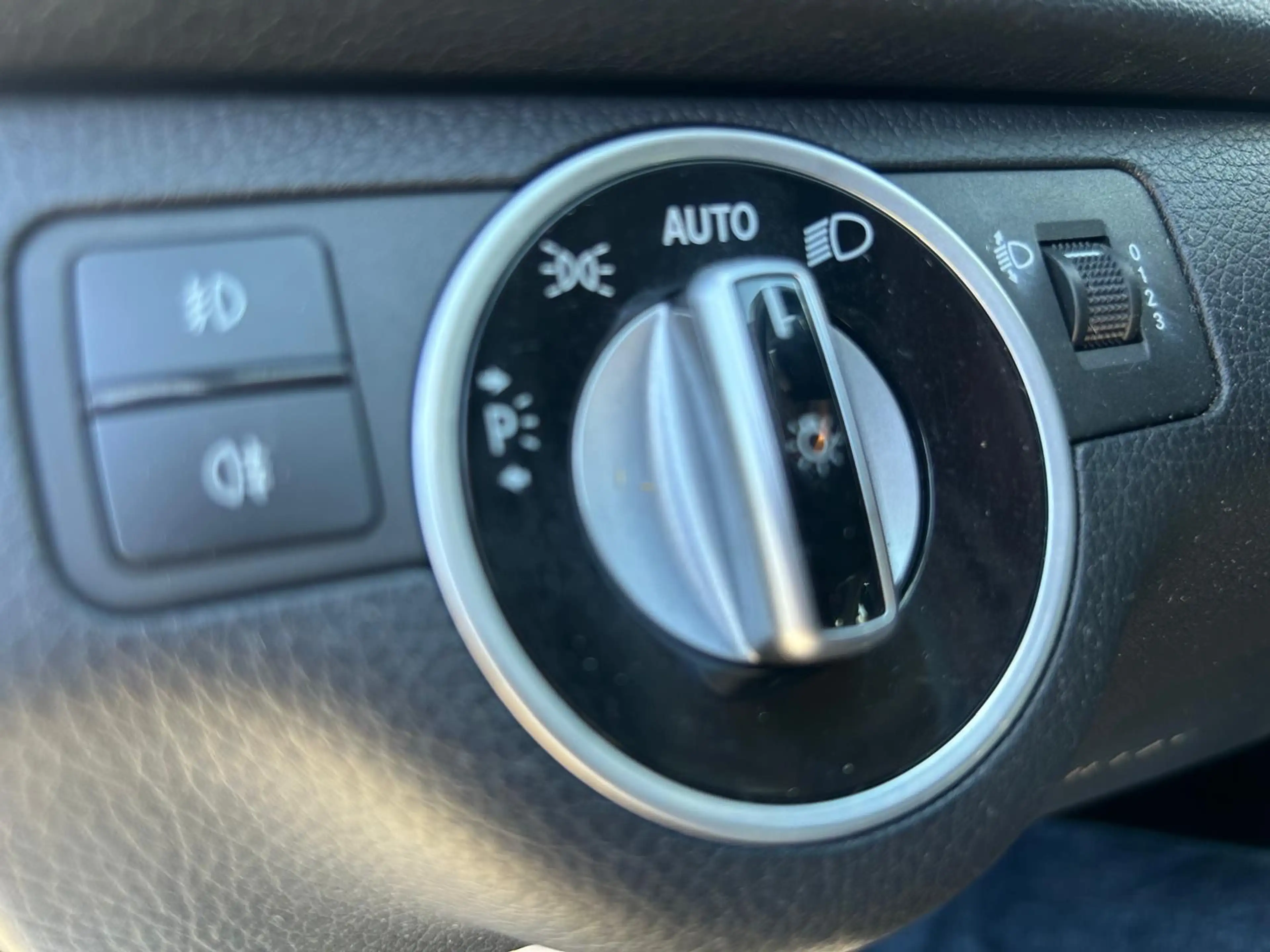 Mercedes-Benz C 180 CDI Limousine°Automatik°Navi°Shz°PDC° — photo 15