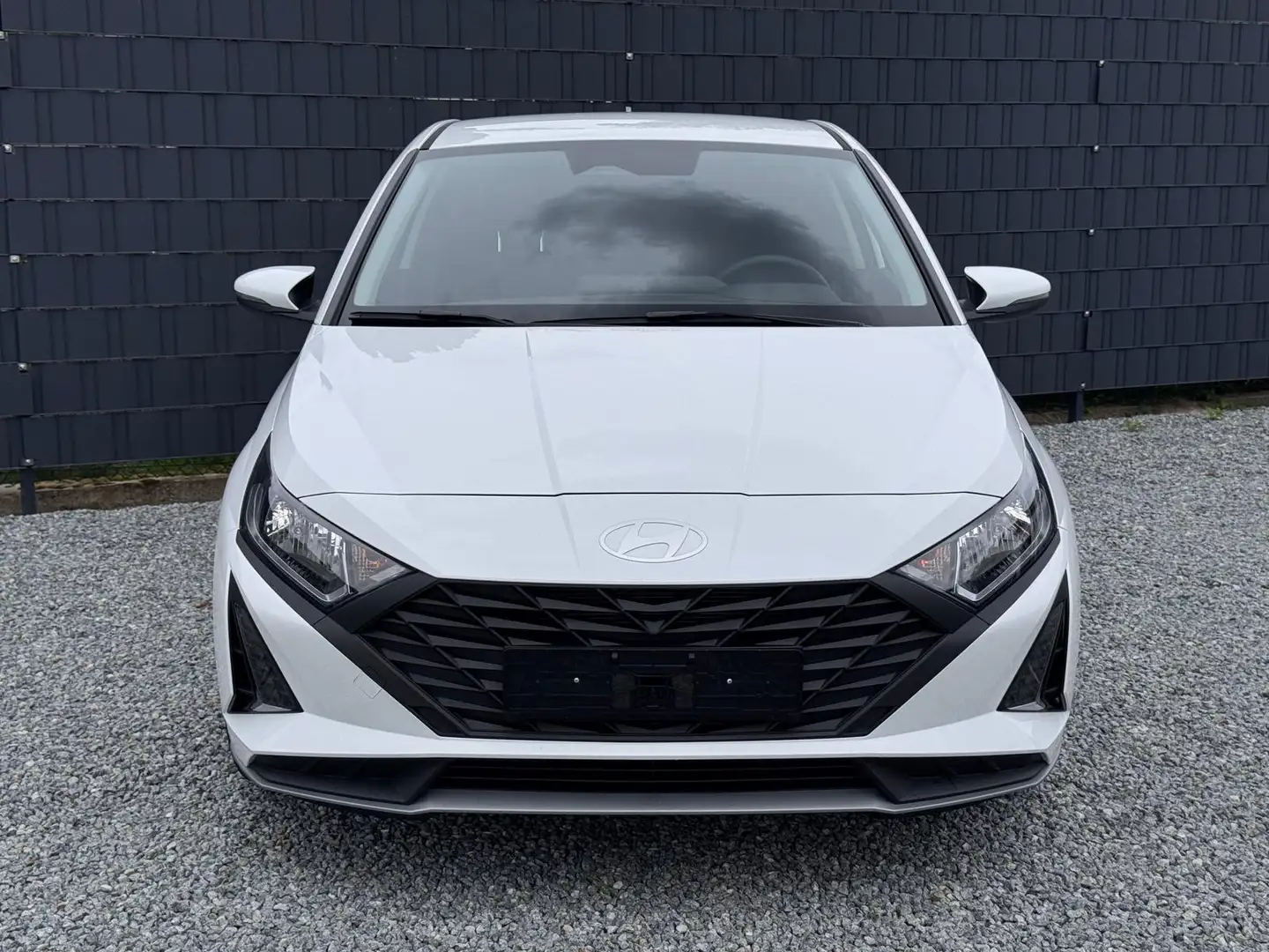 Hyundai i20 Family Automatik 66 kW (90 PS), Automatik Weiß - 2