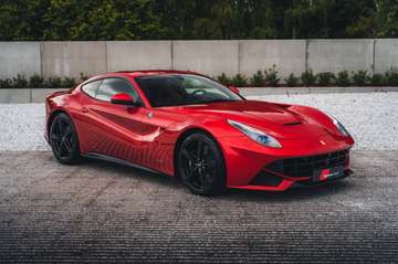 Berlinetta / Atelier / Rosso Fuoco / Carbon / Lift / Pass. Display
