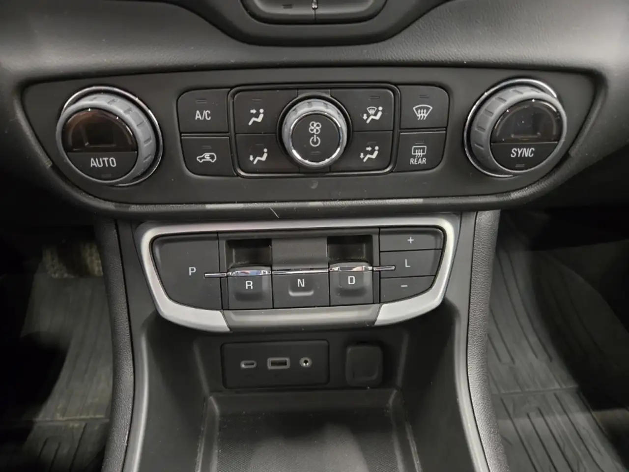 GMC Terrain снимка GMC Terrain