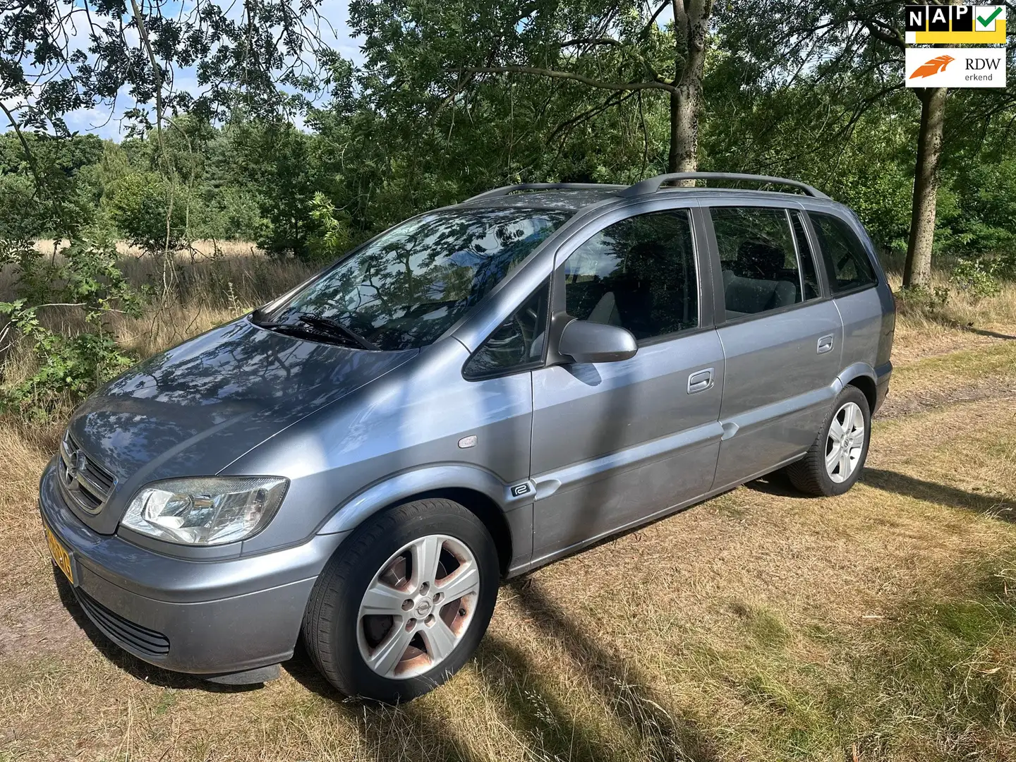 Opel Zafira 1.8-16V Maxx 7 persoons apk t/m 04-05-2026 Gri - 1