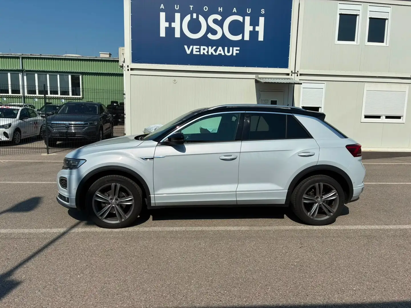 Volkswagen T-Roc TSI Aut. R-Line Sport 8-fach PANO AHK R-KAM Silber - 2