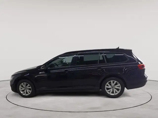 Volkswagen Passat view 6