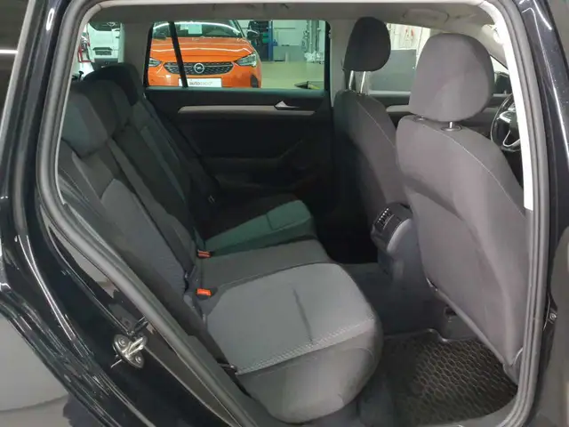 Volkswagen Passat view 14