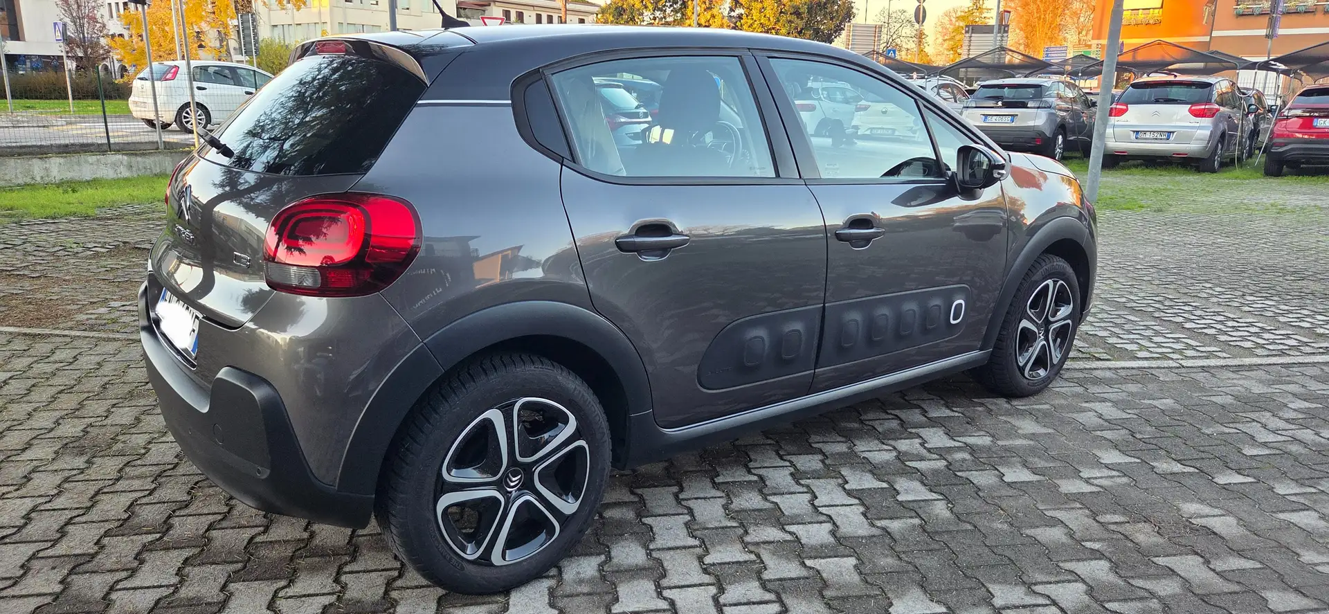 Citroen C3 C3 1.2 puretech Shine 82cv Grigio - 2