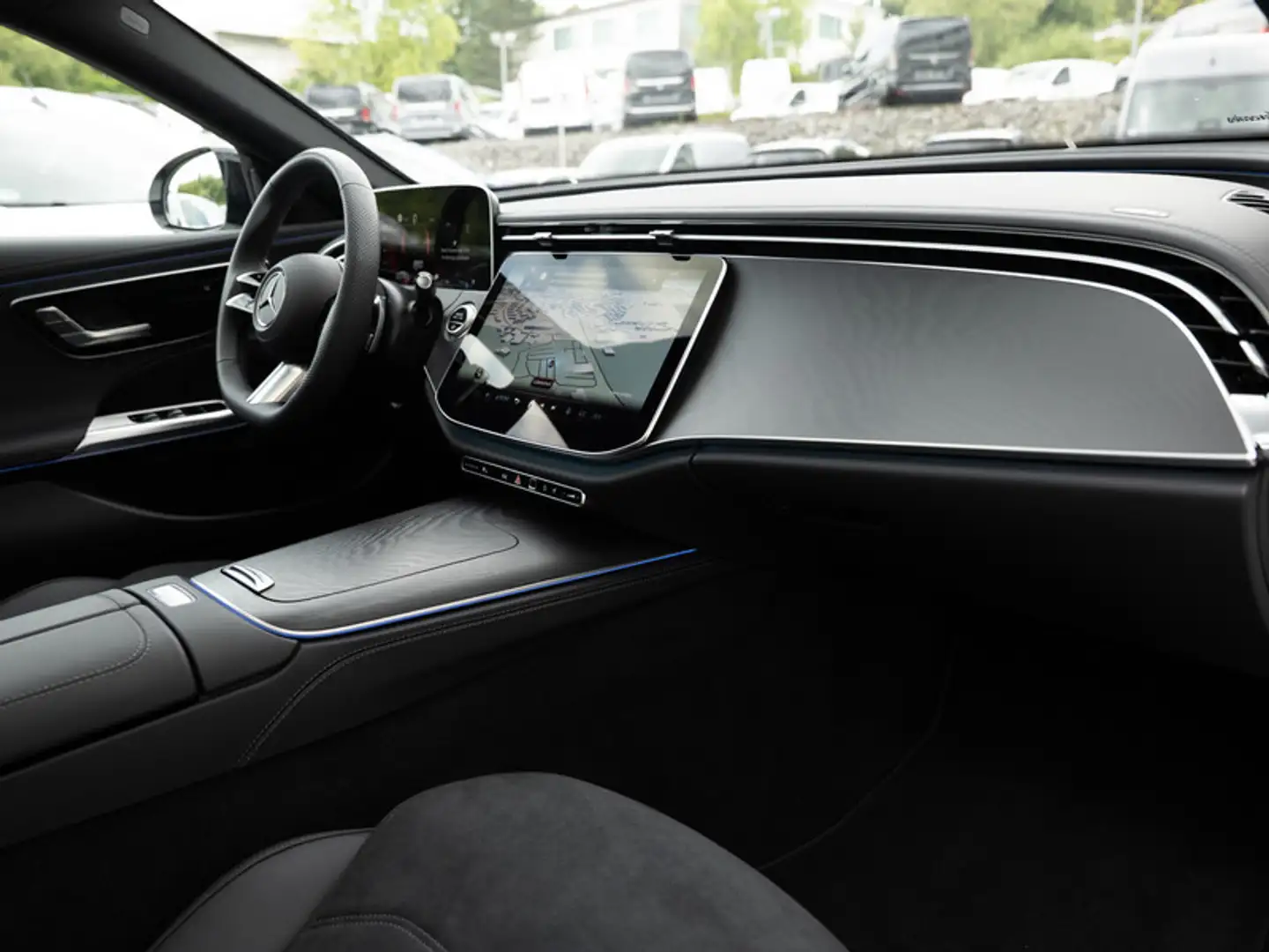 Mercedes-Benz E 220 d AMG-Sport/LED/360/Pano/Night/Distr/Totw Weiß - 2