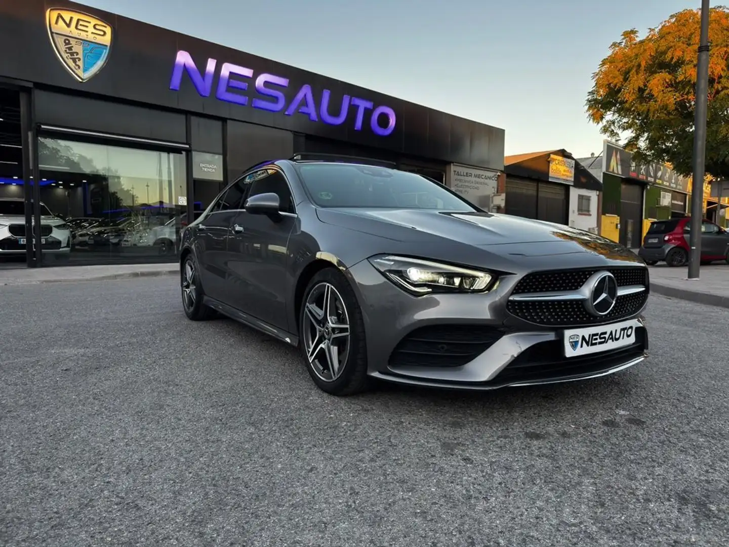 Mercedes-Benz CLA 200 Gris - 1