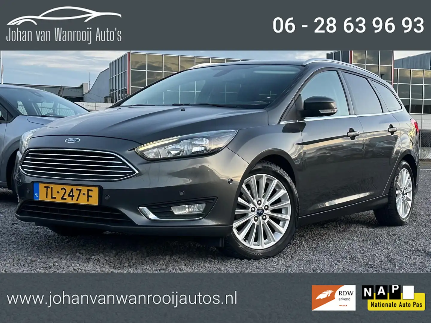 Ford Focus Wagon 1.0 TitaniumNAVI/CAMERA/CRUISE Grijs - 1