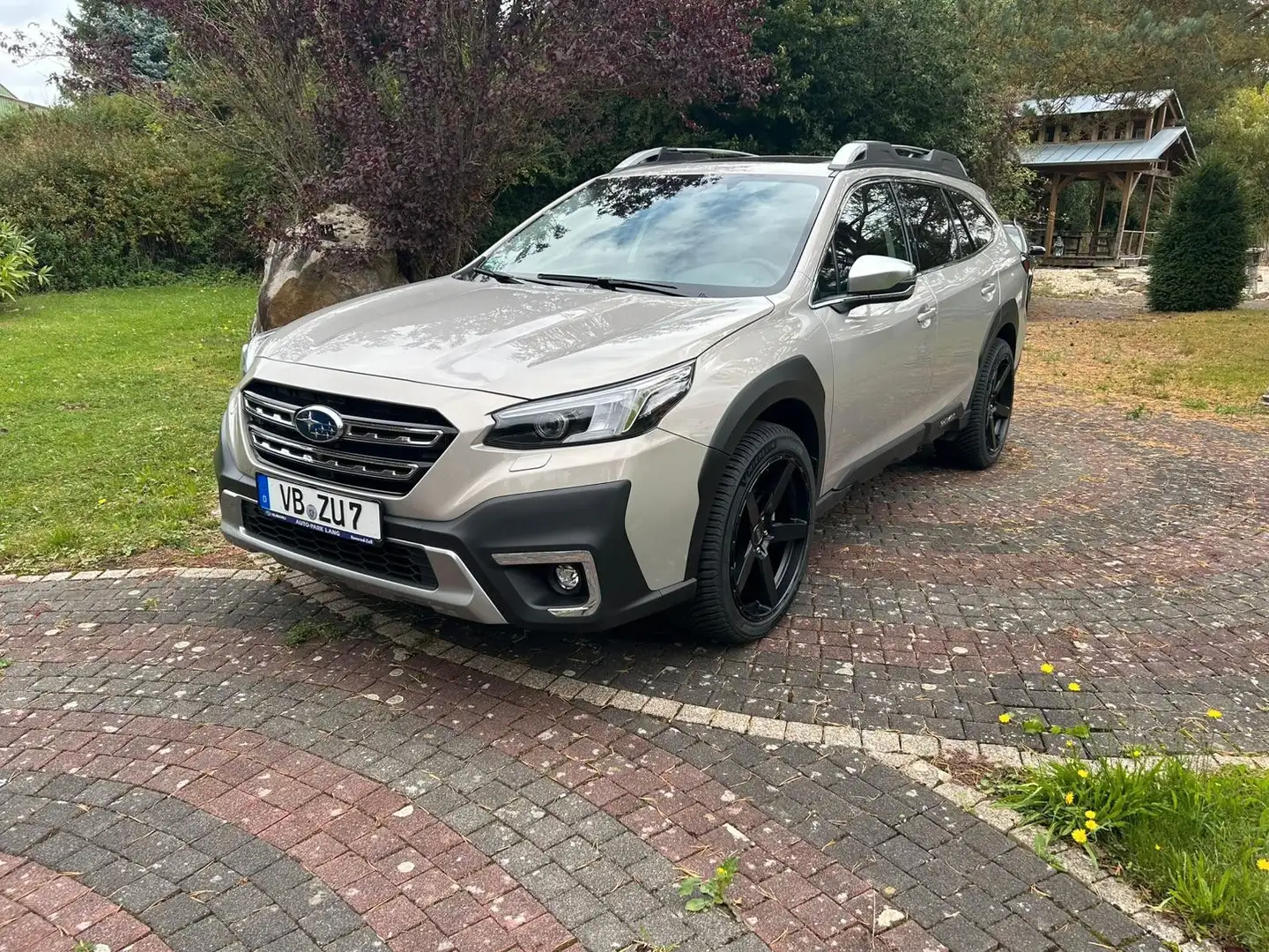 Subaru OUTBACK 2,5L Platinum*abn.AHK *20Zoll Allwetter Gold - 1