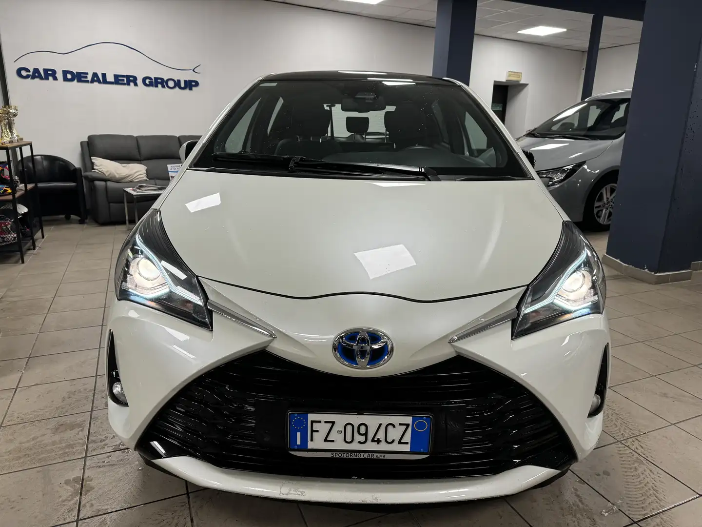 Toyota Yaris Yaris III 2017 5p 1.5h Style my18 Blanc - 2