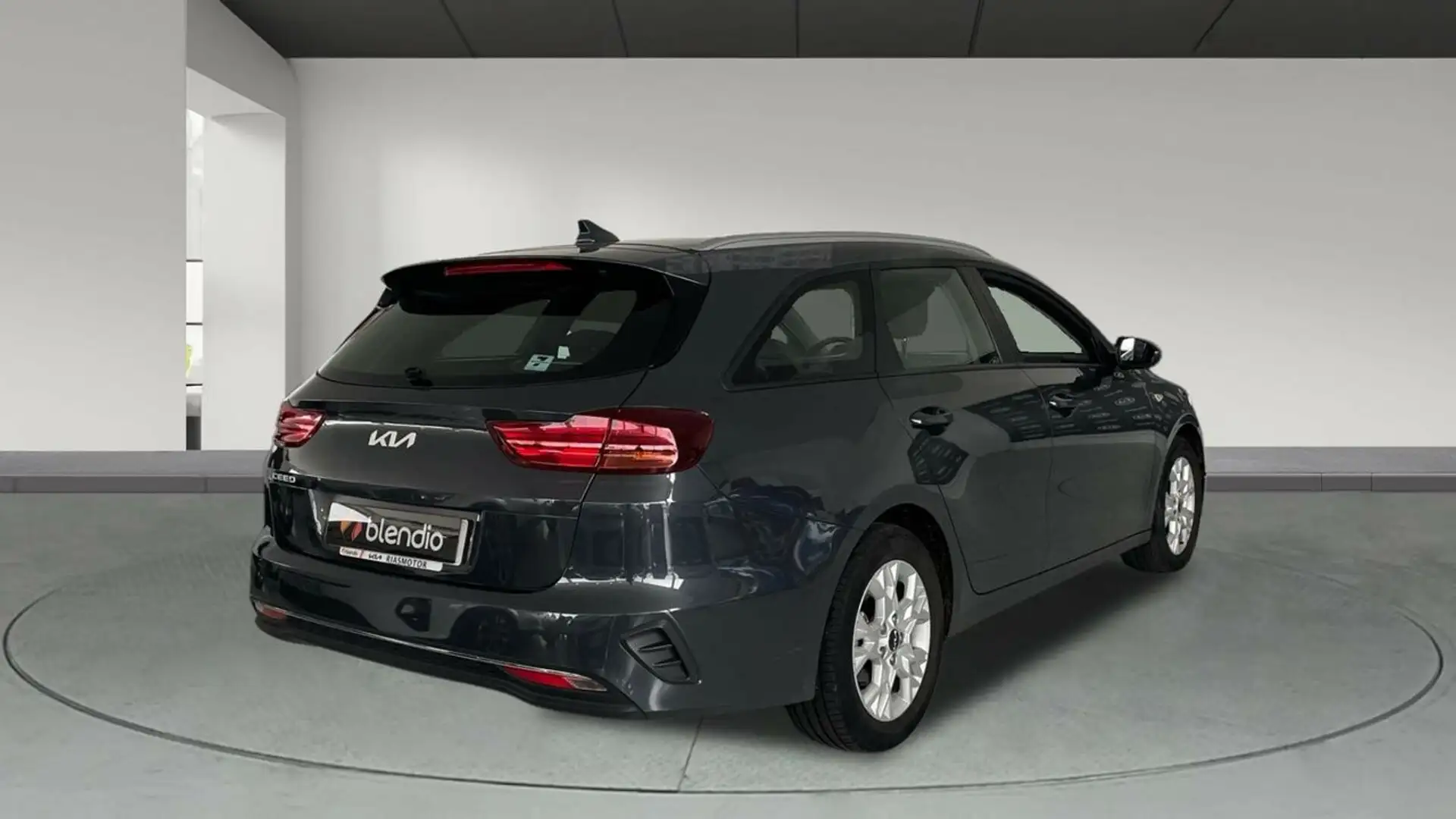 Kia 1.0 T-GDI 88KW CONCEPT TOURER 120 5P Gris - 2