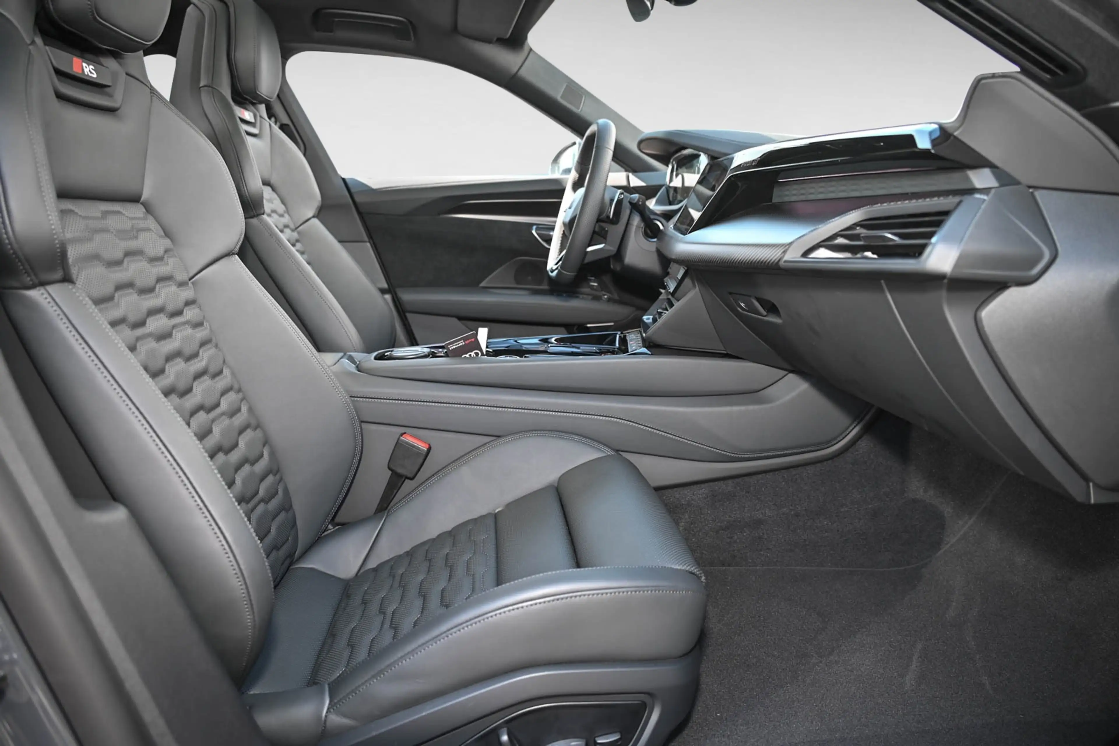 Audi e-tron GT RS quattro *BO*Matrix*Head-Up* — photo 7