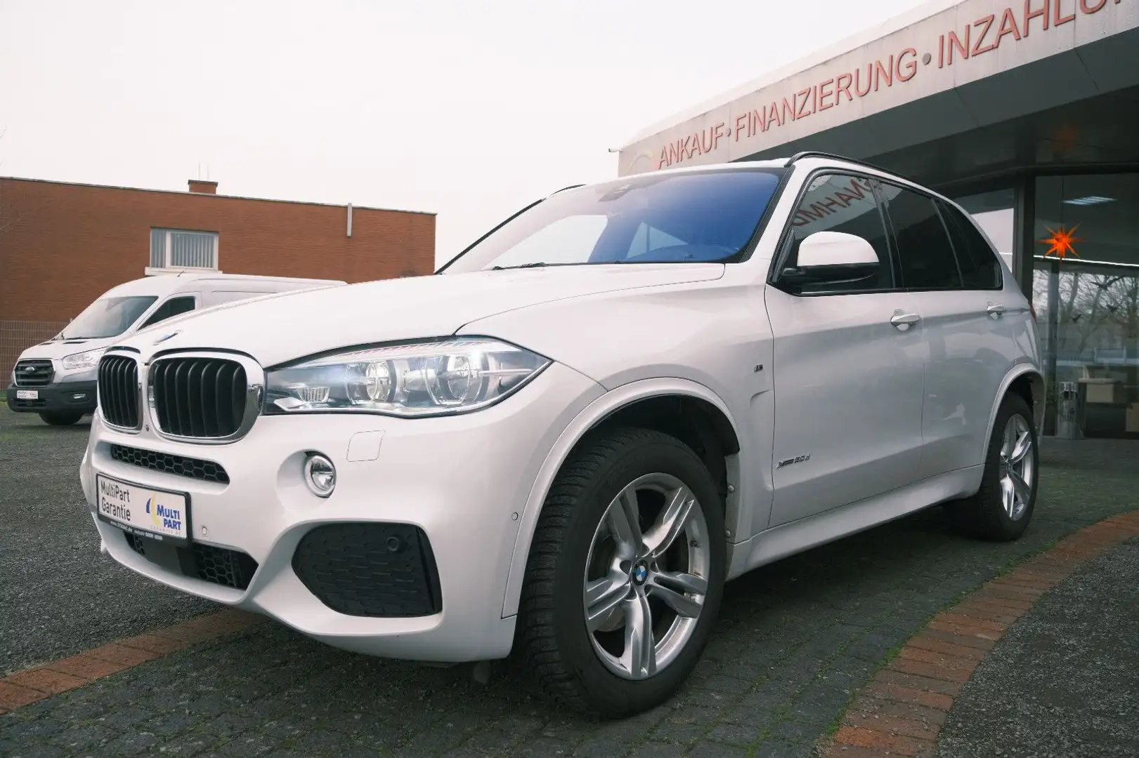 BMW X5 xDrive 30d M-Paket PANO AHK LEDER Voll!! Weiß - 1
