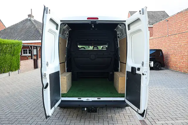 Peugeot Boxer view 17