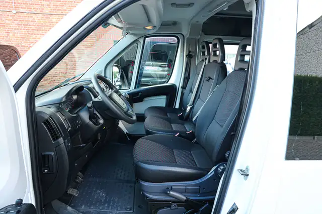 Peugeot Boxer view 10