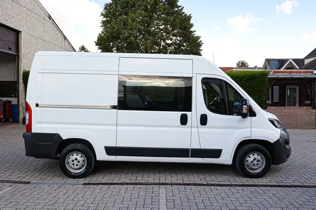 Peugeot Boxer view 4