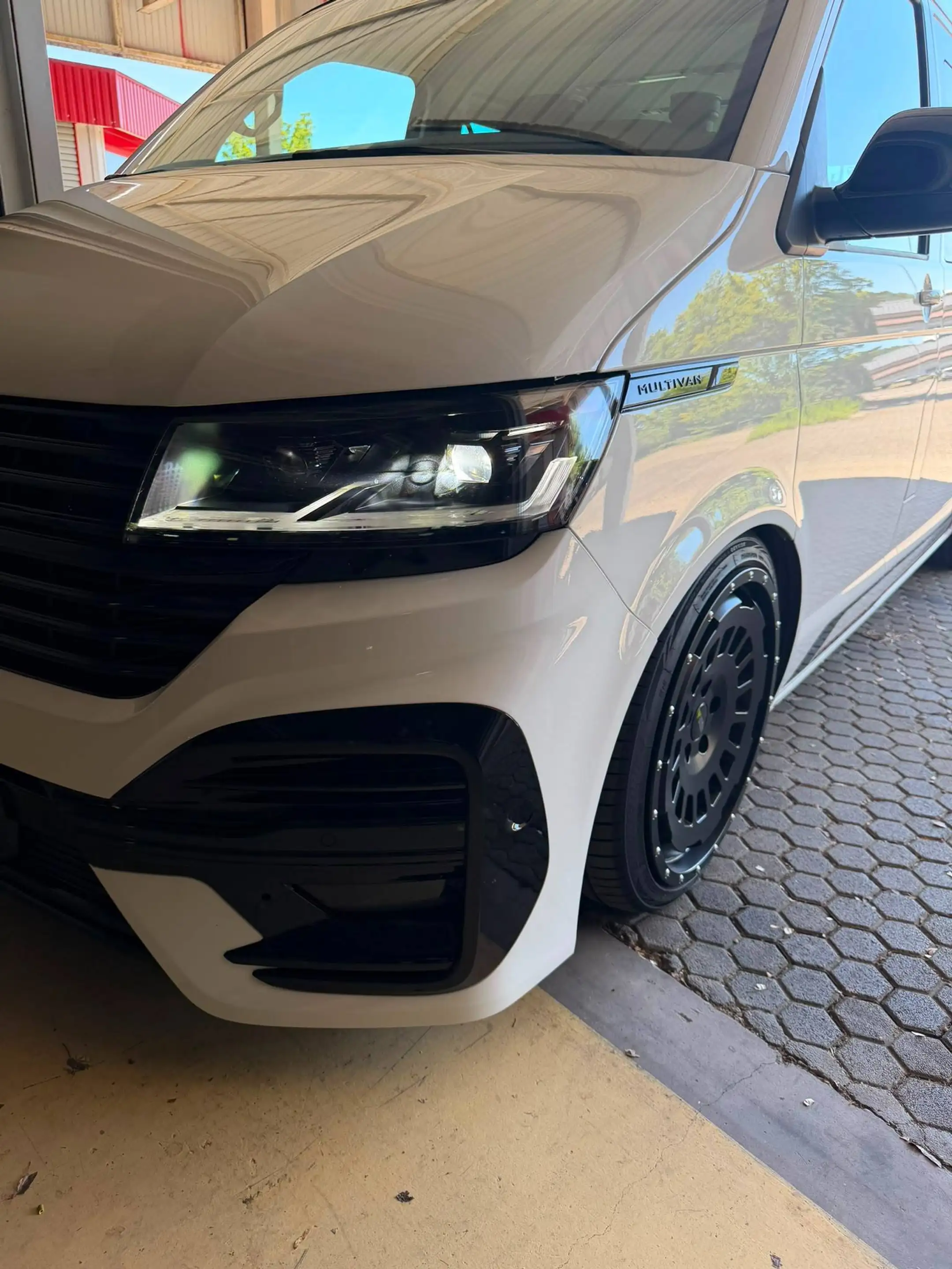 Volkswagen T6.1 Multivan Multivan Edition 4MOTION — photo 14