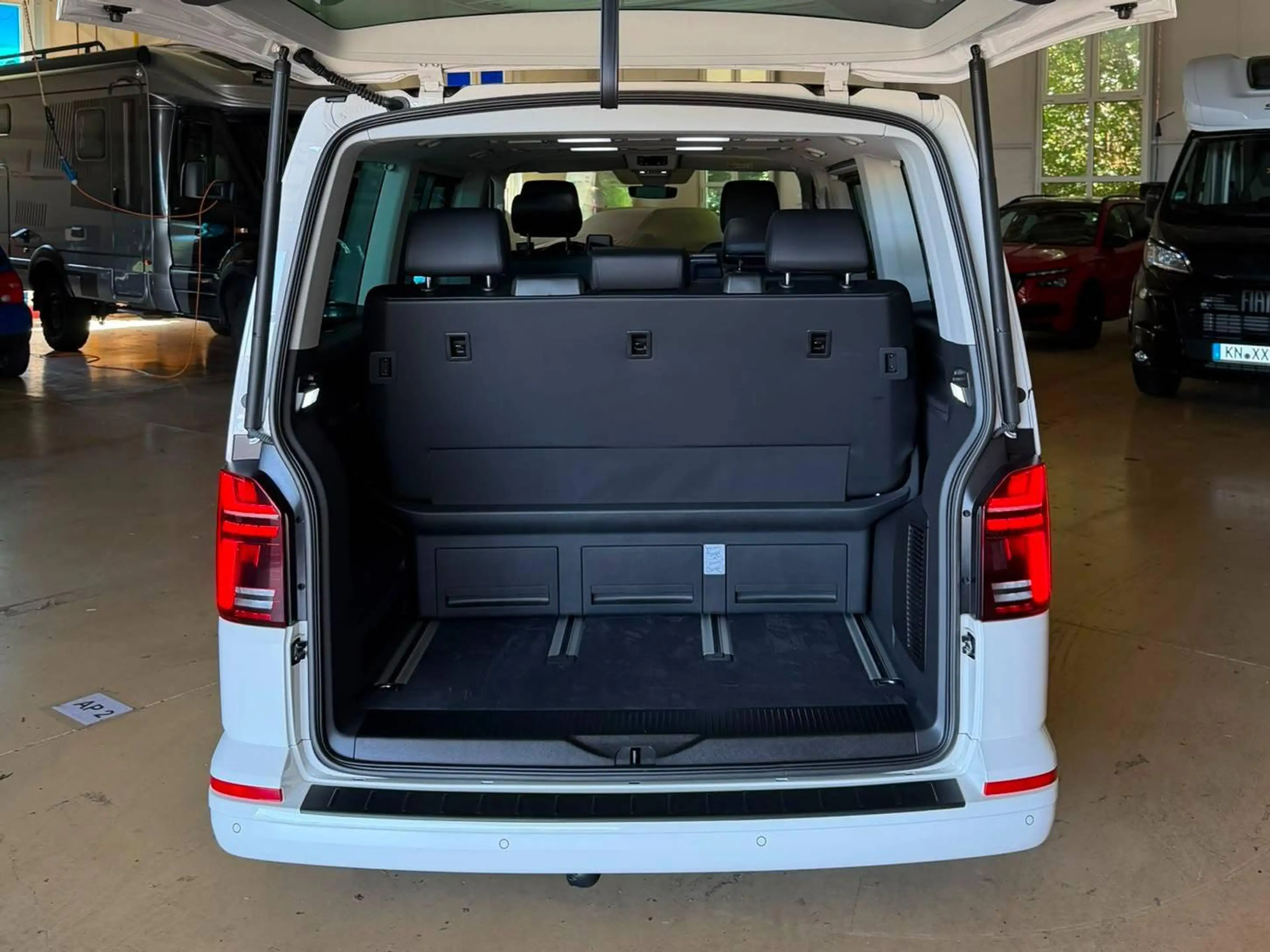 Volkswagen T6.1 Multivan Multivan Edition 4MOTION — photo 10