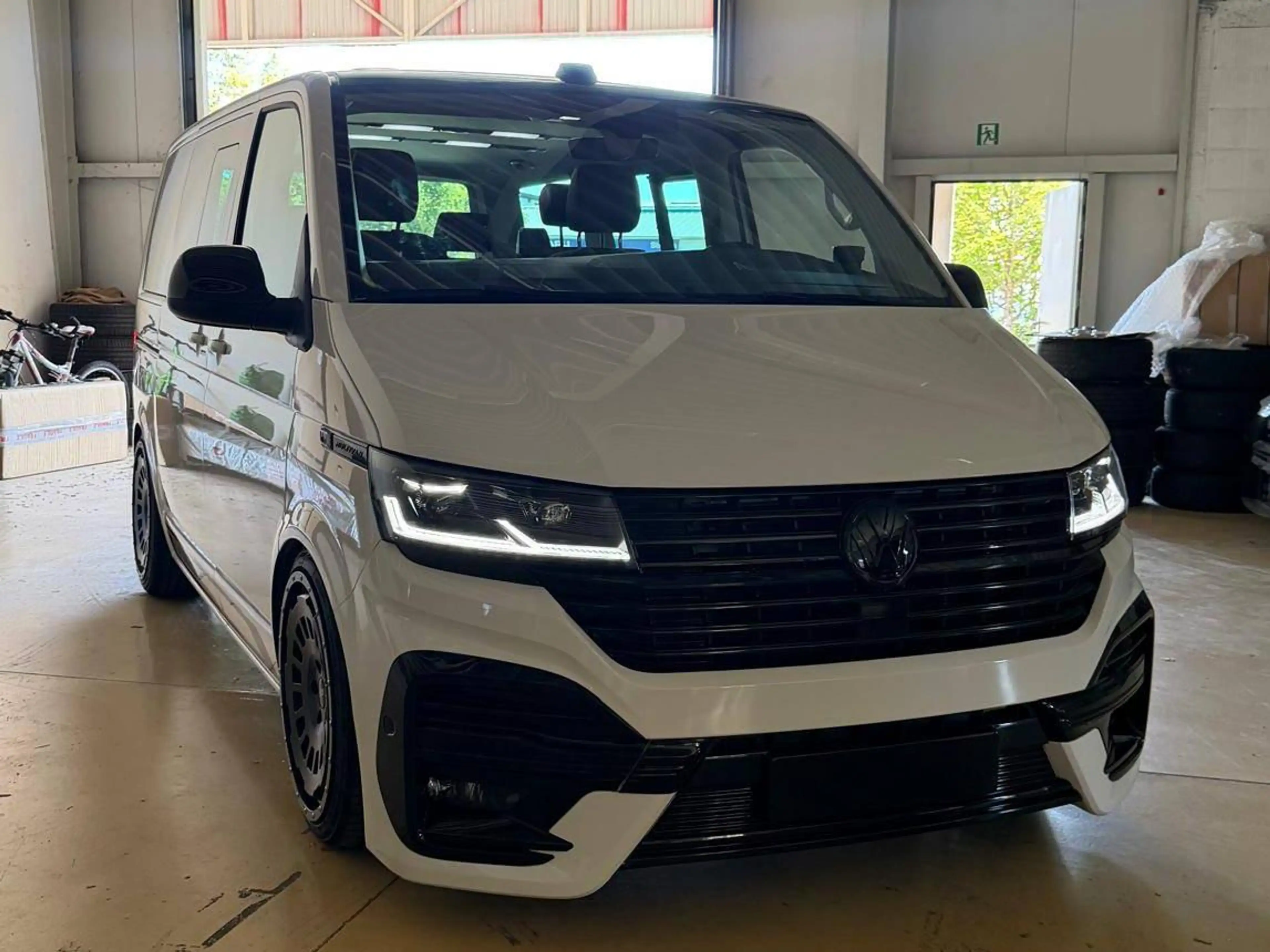 Volkswagen T6.1 Multivan Multivan Edition 4MOTION — photo 3